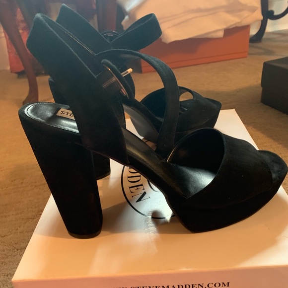 Steve Madden black suede heels - Picture 2 of 3